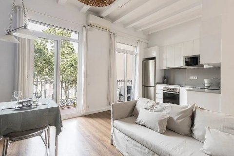 Apartamento de 2 dormitorios en venta en Barcelona, Cataluña, Spain № 3629 - foto 4