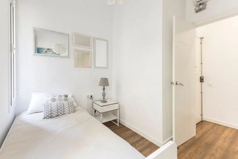 Apartamento de 2 dormitorios en venta en Barcelona, Cataluña, Spain № 3629 - foto 23
