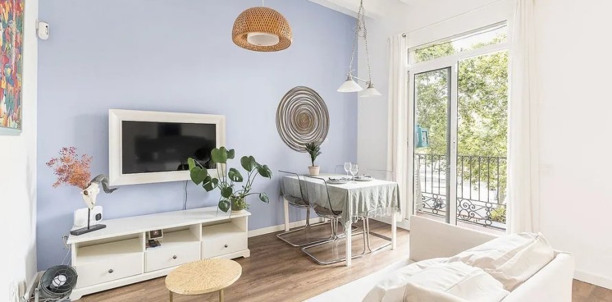 Apartamento de 2 dormitorios en venta en Barcelona, Cataluña, Spain № 3629