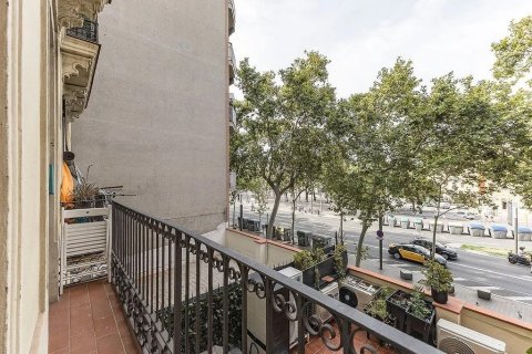 Apartamento de 2 dormitorios en venta en Barcelona, Cataluña, Spain № 3629 - foto 8