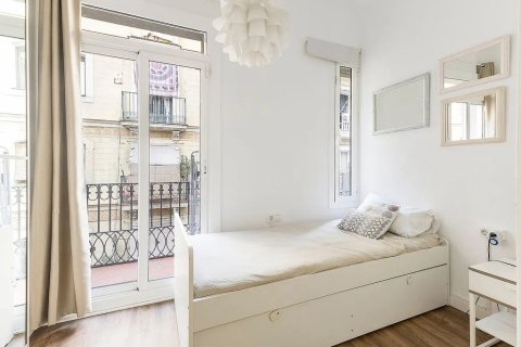 Apartamento de 2 dormitorios en venta en Barcelona, Cataluña, Spain № 3629 - foto 22