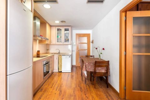 2 bedrooms apartment for sale in Barcelona, Catalonia, Spain № 3627 - photo 11