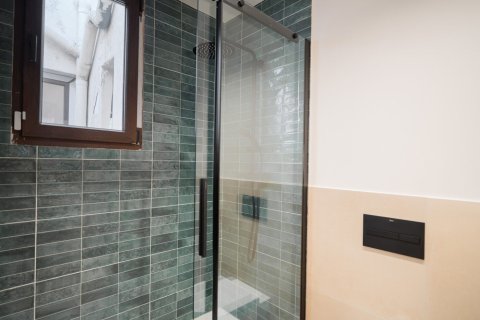 Apartamento de 3 dormitorios en venta en Barcelona, Cataluña, Spain № 3626 - foto 16