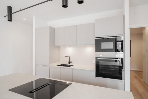 Apartamento de 3 dormitorios en venta en Barcelona, Cataluña, Spain № 3626 - foto 5