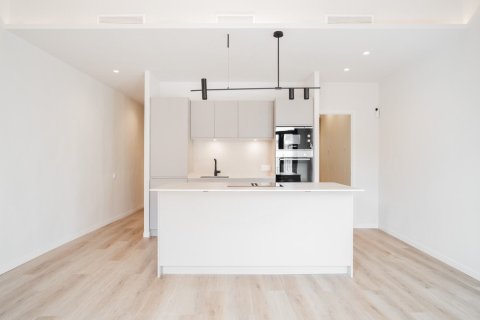 Apartamento de 3 dormitorios en venta en Barcelona, Cataluña, Spain № 3626 - foto 3
