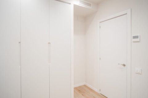Apartamento de 3 dormitorios en venta en Barcelona, Cataluña, Spain № 3626 - foto 25