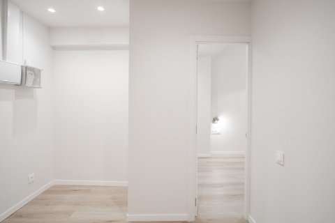 Apartamento de 3 dormitorios en venta en Barcelona, Cataluña, Spain № 3626 - foto 7