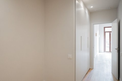 Apartamento de 3 dormitorios en venta en Barcelona, Cataluña, Spain № 3626 - foto 20