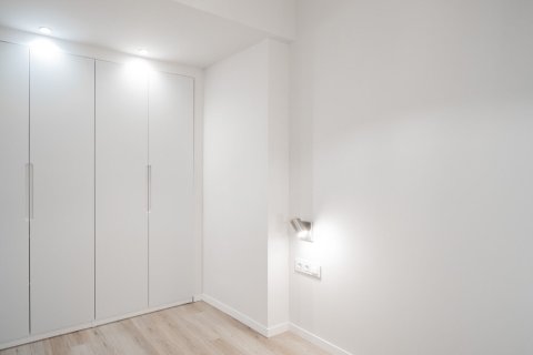 Apartamento de 3 dormitorios en venta en Barcelona, Cataluña, Spain № 3626 - foto 15
