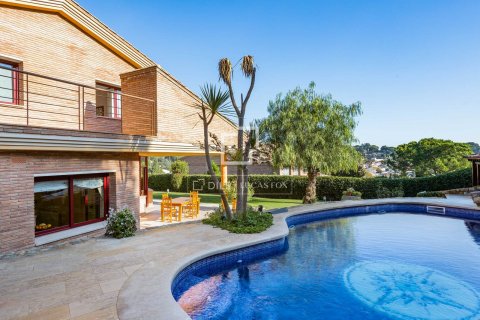 Villa de 5 dormitorios en venta en Premia De Dalt, Barcelona, Cataluña, Spain № 8505