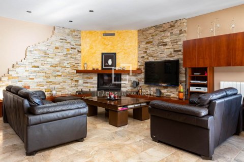 Villa de 5 dormitorios en venta en Premia De Dalt, Barcelona, Cataluña, Spain № 8505 - foto 3