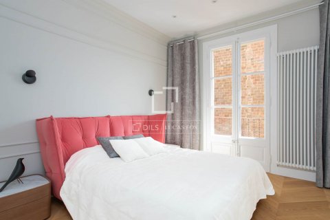 Apartamento de 5 dormitorios en venta en Barcelona, Cataluña, Spain № 8500 - foto 16