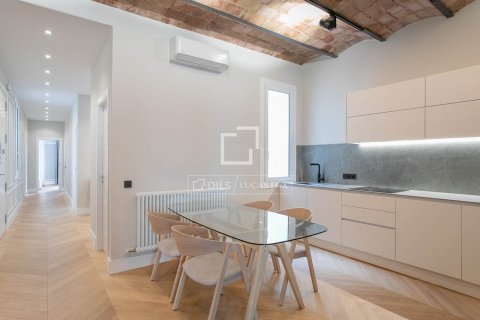 Apartamento de 5 dormitorios en venta en Barcelona, Cataluña, Spain № 8500 - foto 7