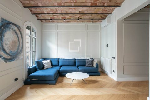 Apartamento de 5 dormitorios en venta en Barcelona, Cataluña, Spain № 8500 - foto 3