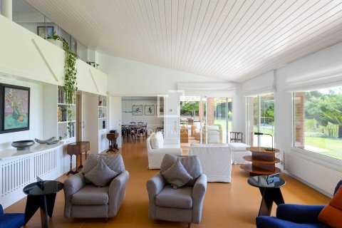 7 chambres villa à vendre à Sant Vicenc De Montalt, Barcelona, Catalonia, Spain № 8501 - photo 6