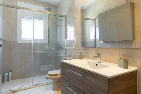 Villa de 6 dormitorios en venta en Premia De Dalt, Barcelona, Cataluña, Spain № 8498 - foto 23