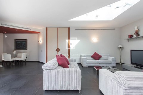 Villa de 5 dormitorios en venta en Sitges, Barcelona, Cataluña, Spain № 8499 - foto 8