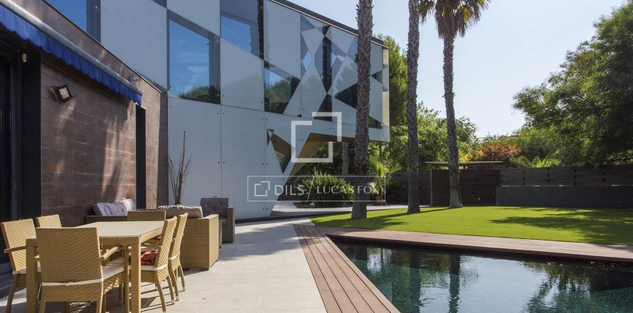 Villa de 5 dormitorios en venta en Sitges, Barcelona, Cataluña, Spain № 8499