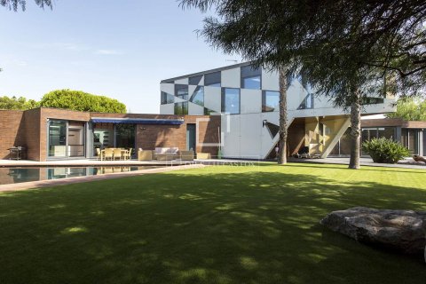 Villa de 5 dormitorios en venta en Sitges, Barcelona, Cataluña, Spain № 8499 - foto 2