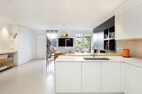 Villa de 5 dormitorios en alquiler en Barcelona, Cataluña, Spain № 8503 - foto 13