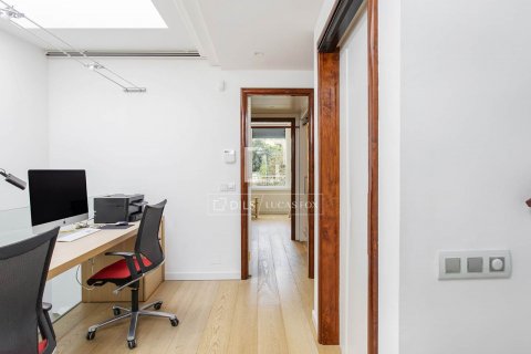 Villa de 5 dormitorios en alquiler en Barcelona, Cataluña, Spain № 8503 - foto 20