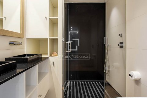 Villa de 5 dormitorios en alquiler en Barcelona, Cataluña, Spain № 8503 - foto 28