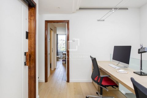 Villa de 5 dormitorios en alquiler en Barcelona, Cataluña, Spain № 8503 - foto 21