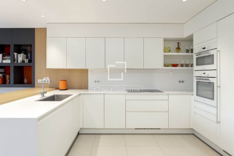 Villa de 5 dormitorios en alquiler en Barcelona, Cataluña, Spain № 8503 - foto 11