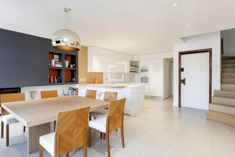 Villa de 5 dormitorios en alquiler en Barcelona, Cataluña, Spain № 8503 - foto 8