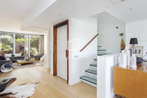 Villa de 5 dormitorios en alquiler en Barcelona, Cataluña, Spain № 8503 - foto 16