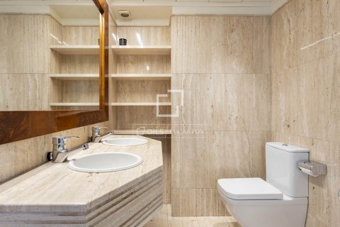 Villa de 5 dormitorios en alquiler en Barcelona, Cataluña, Spain № 8503 - foto 23