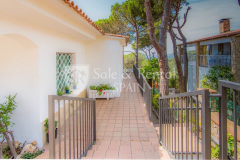 Сasa de 5 dormitorios en venta en Lloret de Mar, Gerona, Cataluña, Spain № 8920 - foto 29