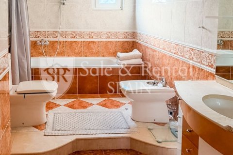 Сasa de 5 dormitorios en venta en Lloret de Mar, Gerona, Cataluña, Spain № 8920 - foto 21
