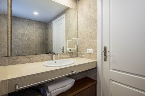 Apartamento de 3 dormitorios en venta en Sant Cugat del Vallès, Barcelona, Cataluña, Spain № 6825 - foto 21