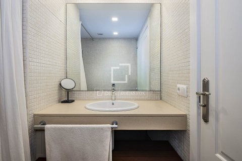 Apartamento de 3 dormitorios en venta en Sant Cugat del Vallès, Barcelona, Cataluña, Spain № 6825 - foto 30