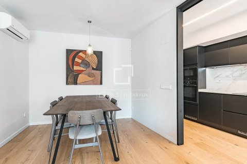 Apartamento de 3 dormitorios en venta en Barcelona, Cataluña, Spain № 6828 - foto 6