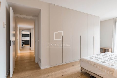 Apartamento de 3 dormitorios en venta en Barcelona, Cataluña, Spain № 6828 - foto 21