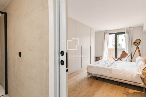 Apartamento de 3 dormitorios en venta en Barcelona, Cataluña, Spain № 6828 - foto 24