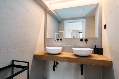 Apartamento de 3 dormitorios en venta en Barcelona, Cataluña, Spain № 6828 - foto 23