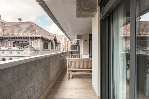 Apartamento de 3 dormitorios en venta en Barcelona, Cataluña, Spain № 6828 - foto 12