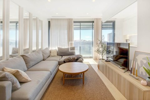 Apartamento de 4 dormitorios en venta en Sant Just Desvern, Barcelona, Cataluña, Spain № 6830