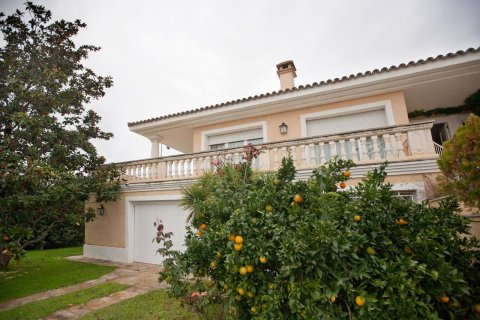 Сasa de 7 dormitorios en venta en Cataluña, Spain № 7038 - foto 22