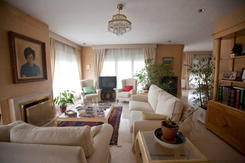 Сasa de 7 dormitorios en venta en Cataluña, Spain № 7038 - foto 9