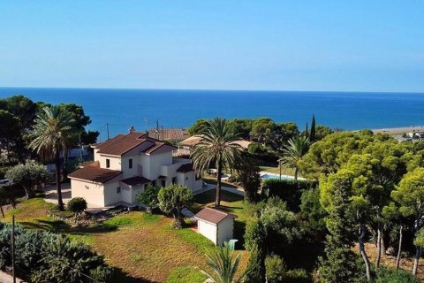 Сasa de 3 dormitorios en venta en Castelldefels, Barcelona, Cataluña, Spain № 7036