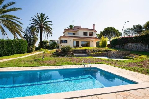 Сasa de 3 dormitorios en venta en Castelldefels, Barcelona, Cataluña, Spain № 7036 - foto 4