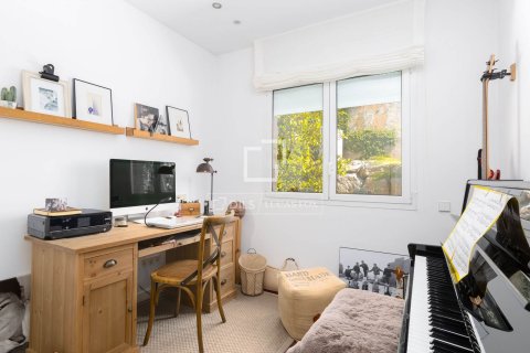 Villa de 4 dormitorios en venta en Sant Vicenc De Montalt, Barcelona, Cataluña, Spain № 6517 - foto 21