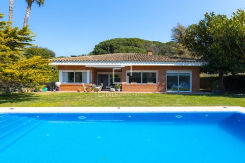 Villa de 4 dormitorios en venta en Sant Vicenc De Montalt, Barcelona, Cataluña, Spain № 6517 - foto 2