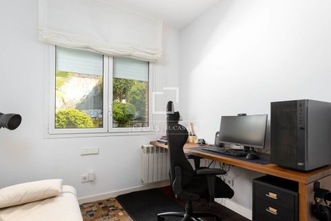 Villa de 4 dormitorios en venta en Sant Vicenc De Montalt, Barcelona, Cataluña, Spain № 6517 - foto 22