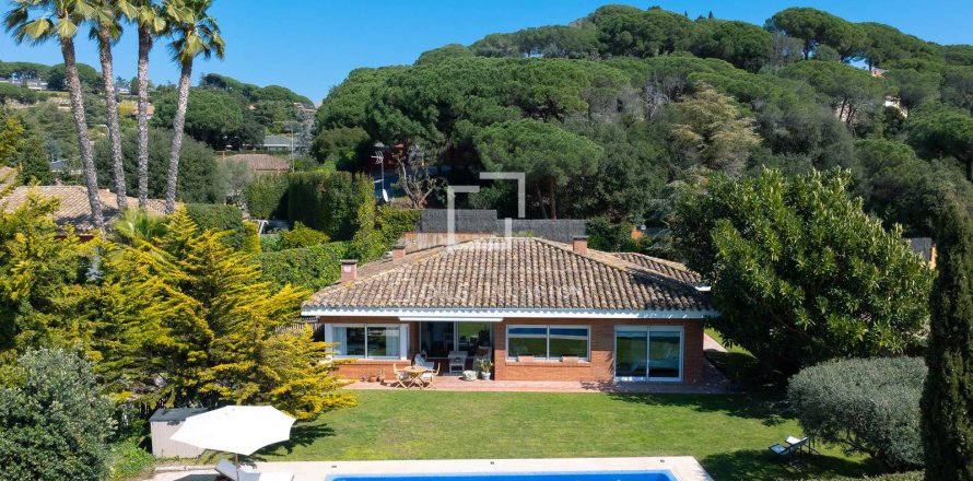 Villa de 4 dormitorios en venta en Sant Vicenc De Montalt, Barcelona, Cataluña, Spain № 6517