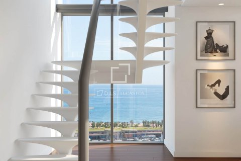 Apartamento de 3 dormitorios en venta en Barcelona, Cataluña, Spain № 6511 - foto 16